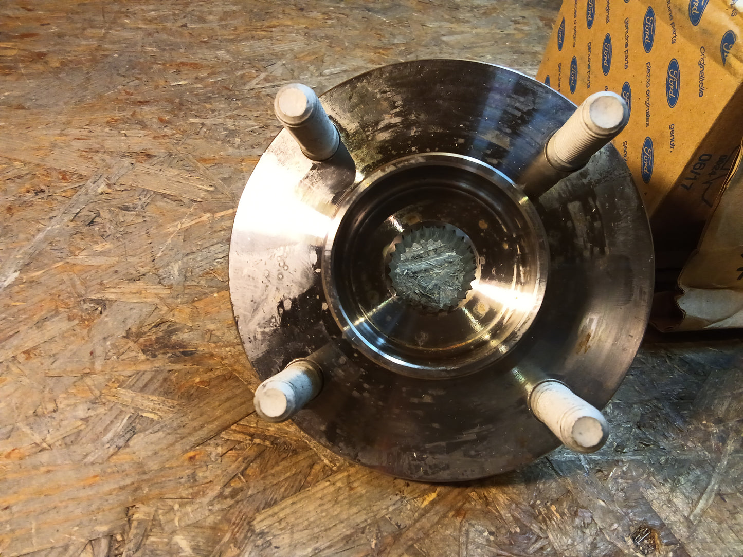 Ford Fiesta Radnabe original Ford NEU