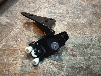 Ford Tourneo BJ 02-13 Führungsrolle mit Aufnahme original Ford NEU