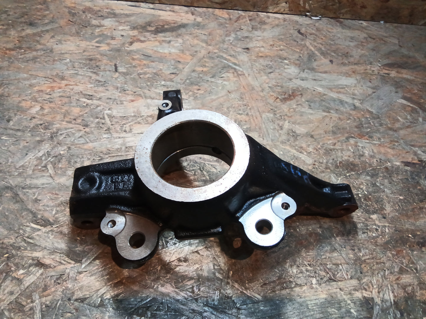 Combo D 1.3 Achsschenkel vorne rechts original GM NEU