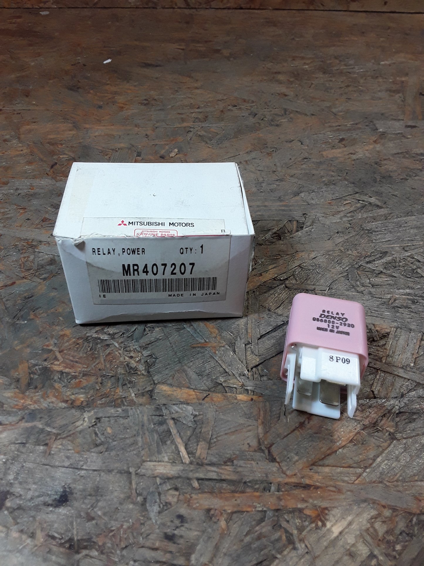 Mitsubishi Pajero (LRHVQ) Relais, Blinker und Sensor original Mitsubishi NEU