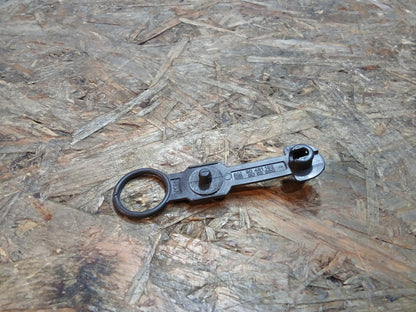 Corsa Clip Ladeboden Clip original GM NEU