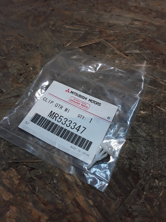 Mitsubishi Lancer Clip für Glas an Seitenwand original Mitsubishi NEU