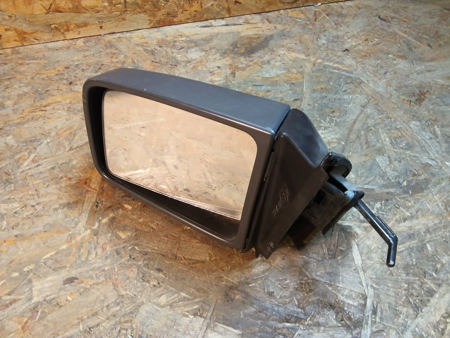 Kadett E Außenspiegel links original GM NEU