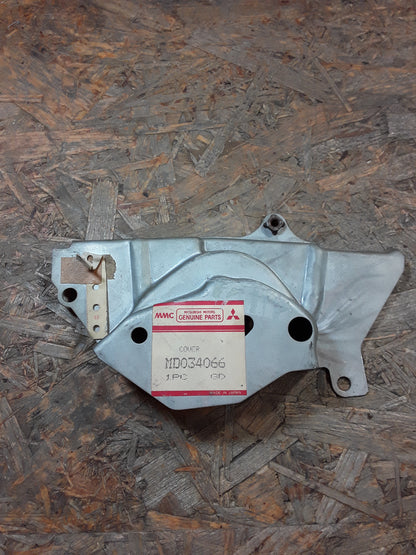 Mitsubishi Abdeckung Zahnriemen original Mitsubishi NEU