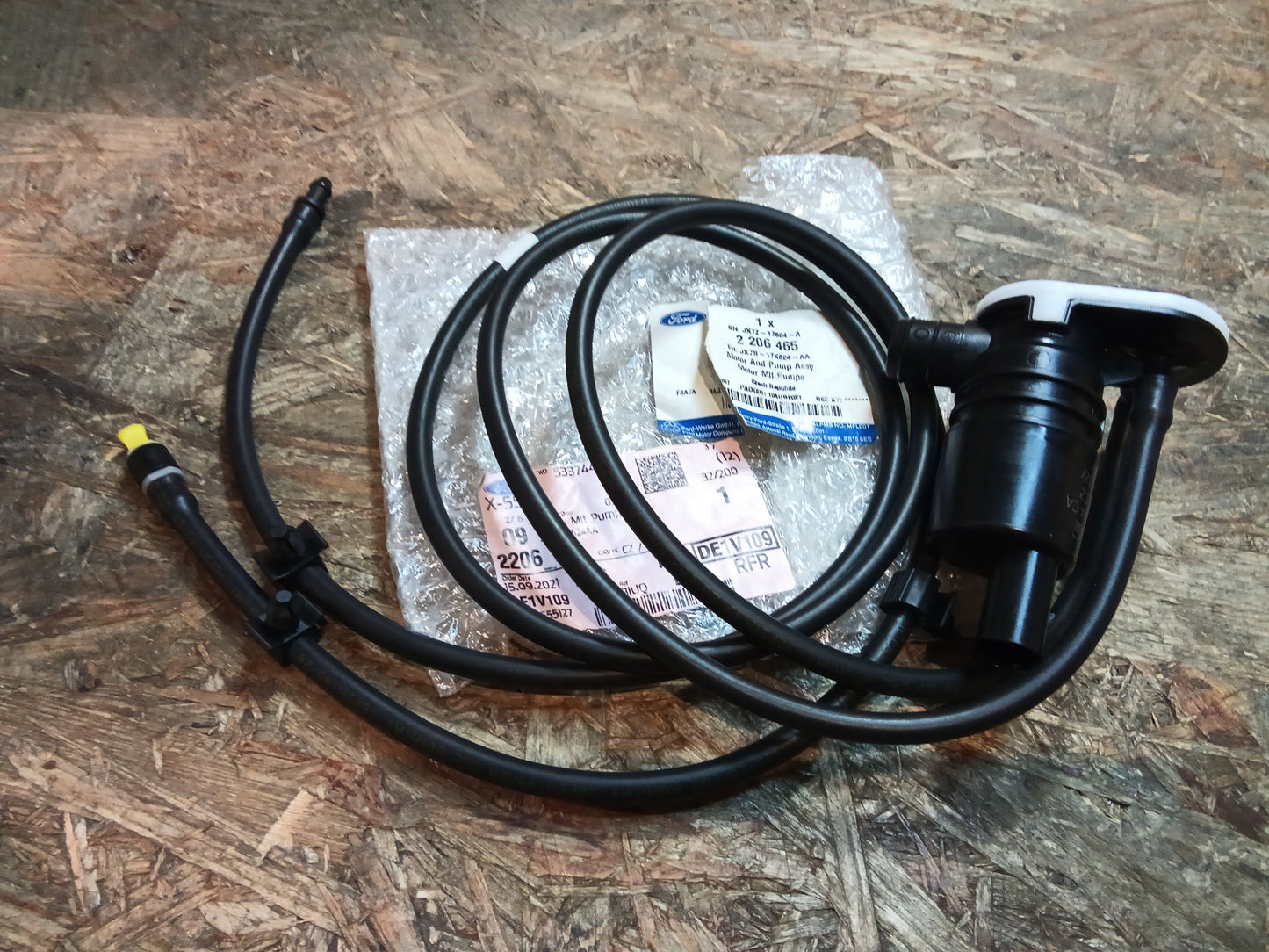 Ford Focus lV, Kuga lll Motor mit Pumpe original Ford NEU