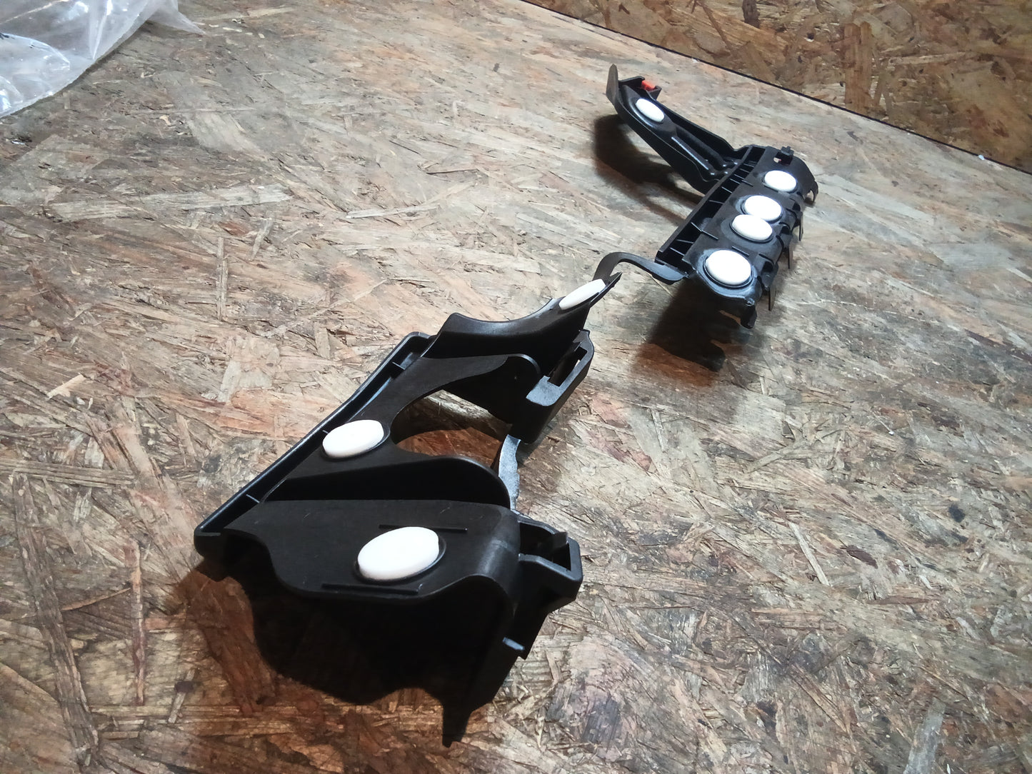 Astra J Halter Stoßstange hinten rechts original GM NEU