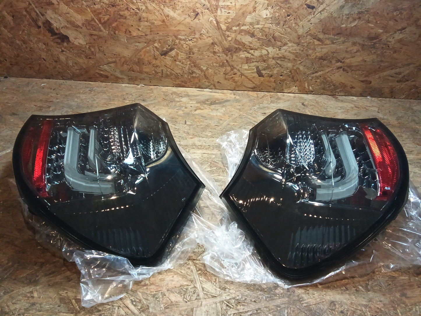 Tuning-Tec LED Rückleuchten für BMW 1er E87/E81 LCI 07-11 rauch (LDBM89)