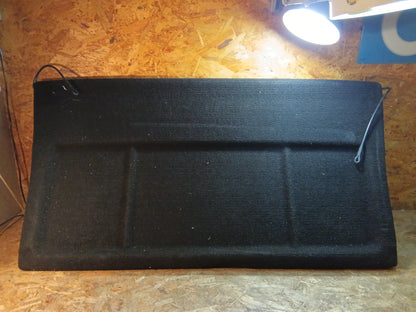 VW Golf 2 Hutablage schwarz (an den Seiten ganz leicht gebrochen) original VW GEBRAUCHT