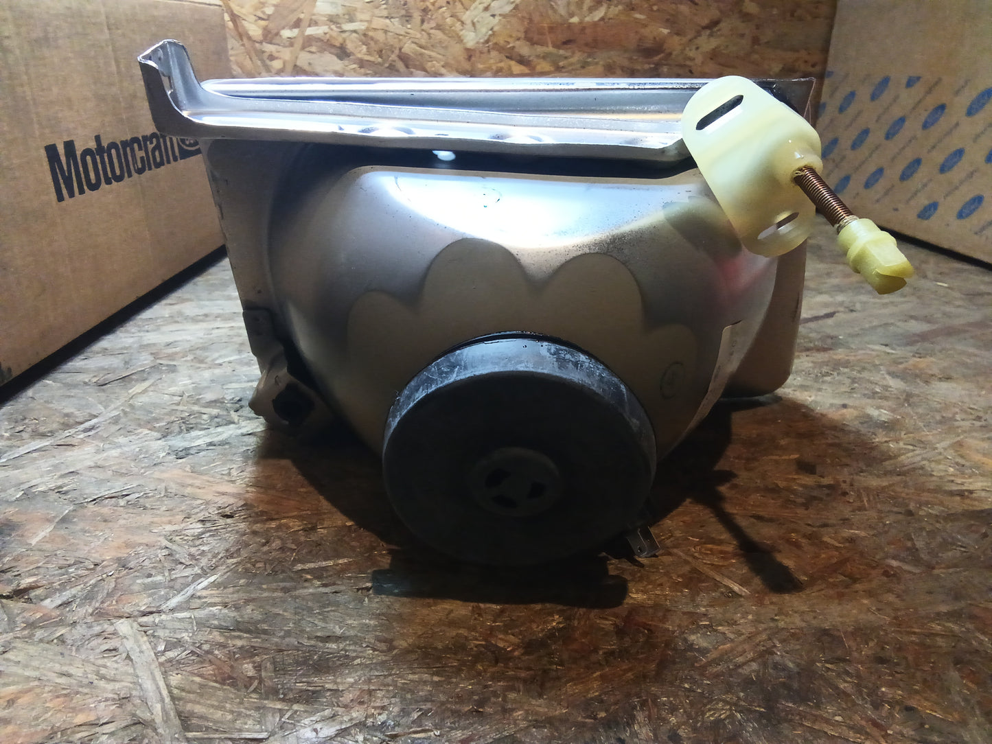 Ford Escort MK3 BJ 1980-1986 Scheinwerfer links original Motorcraft NEU