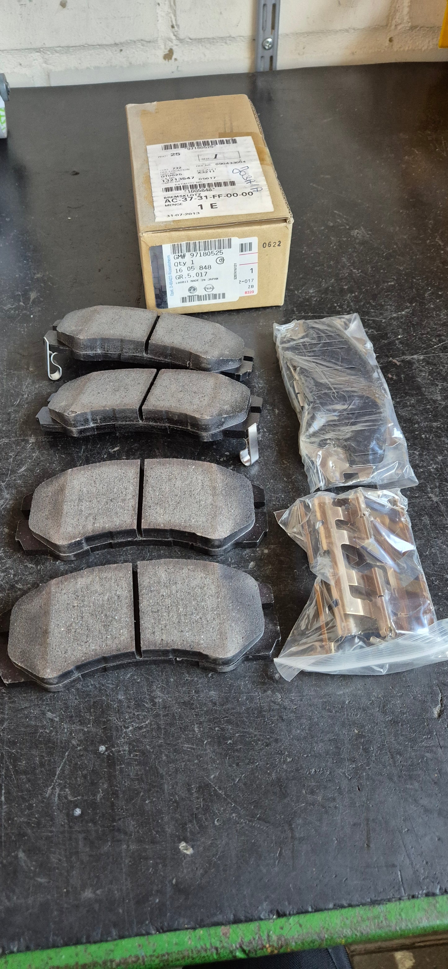 Bremsbeläge Frontera B vorne Original GM Neu