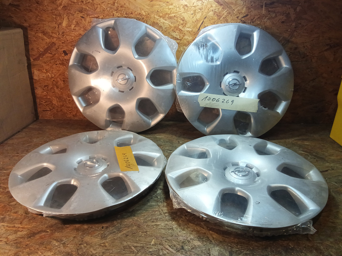 Astra J 16" Radkappensatz original GM NEU