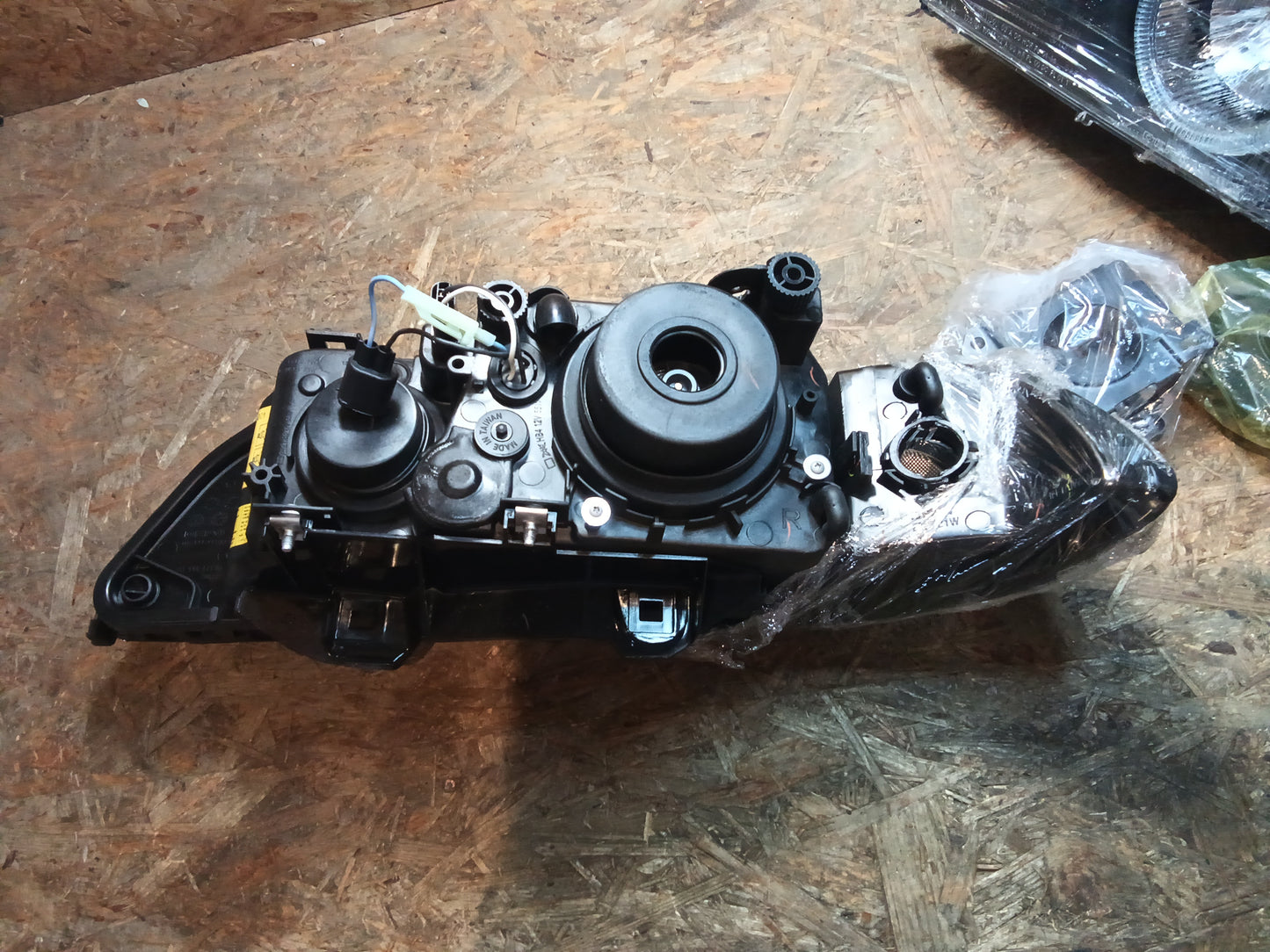 Tuning-Tec Xenon LED Angel Eyes Scheinwerfer für BMW 5er E39 Facelift 99-03 schwarz (LPBM07)