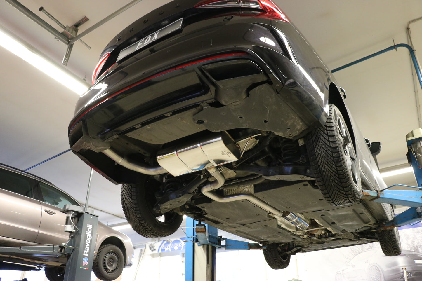 Skoda Octavia NX RS iV Endschalldämpfer - Austritt im linken originalen Endrohr