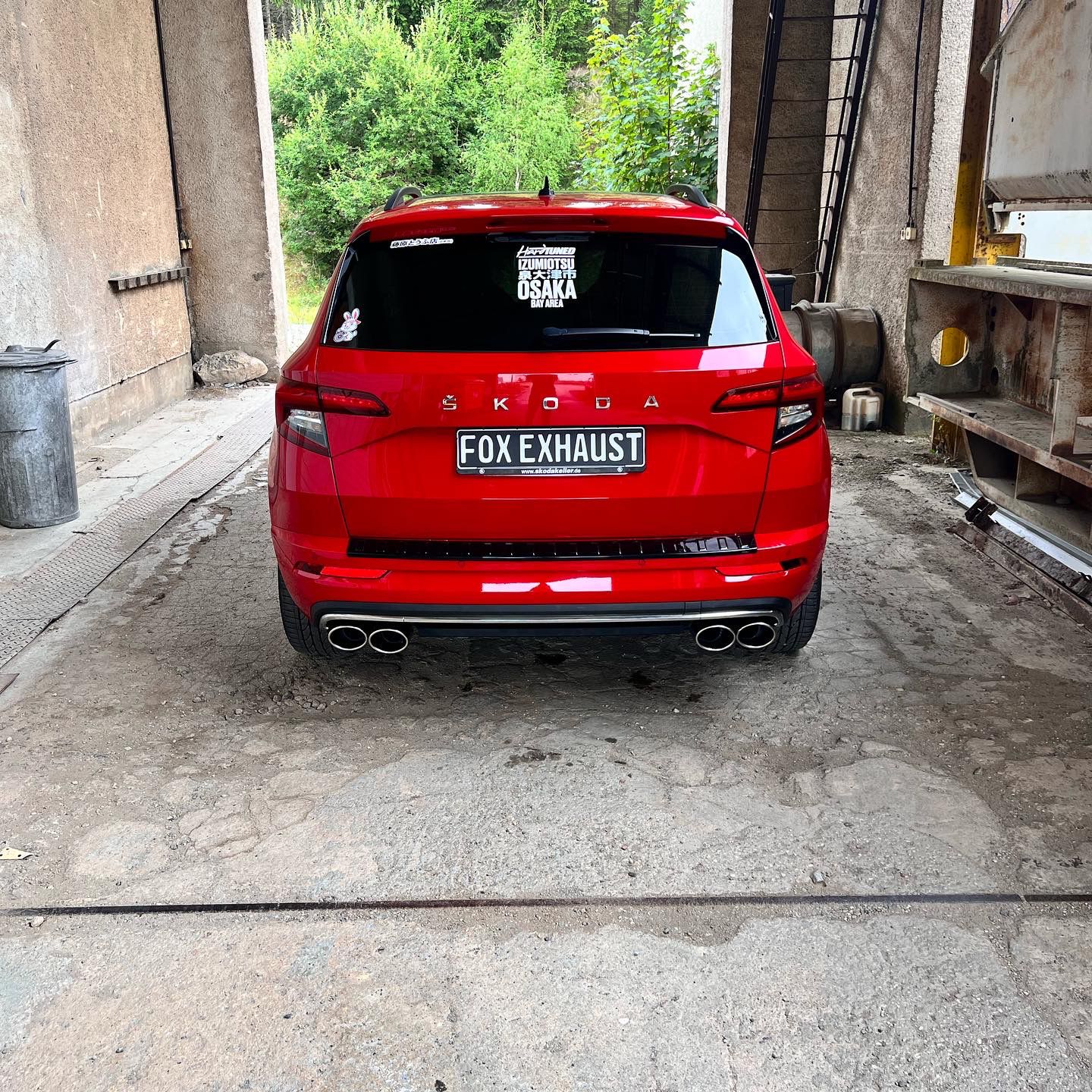 Skoda Karoq 4x4 Endschalldämpfer Ausgang rechts/links und Vorschalldämpfer - 2x115x85 Typ 32 rechts/links