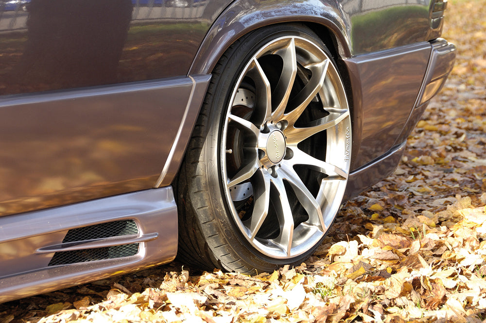 Mercedes 190 (W201) Rieger Seitenschweller -> ab Modell 89 rechts, mit Schacht und 2 Ausschnitten, ABS, 
inkl. Alugitter, Gutachten, Montagezubehör