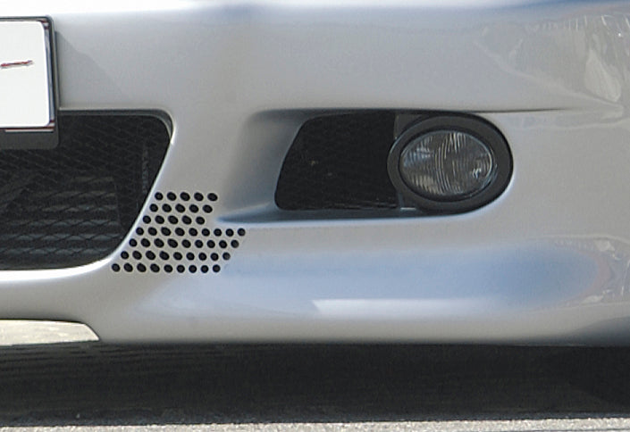 BMW 3er E46 Rieger Spoilerstoßstange   -> auch für größere Modelle (323 ->) -mit Halter f. orig. NSW, mit zusätzlichen Lüftungsschlitzen, in Lochblechoptik, ABS inkl. Alugitter, Gutachten, Montagezubehör