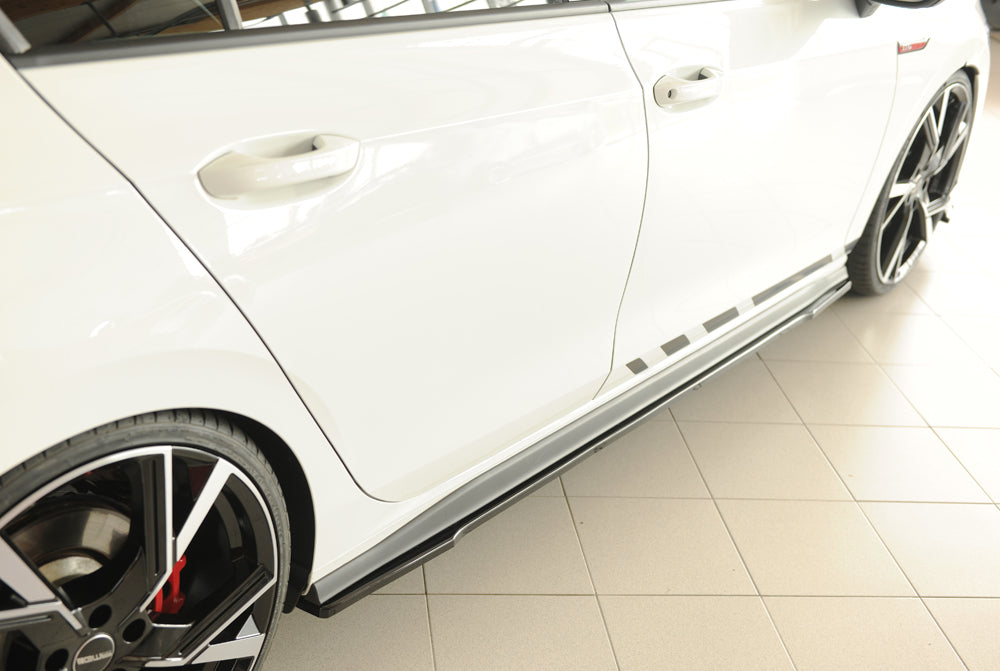VW Golf 8 GTI Clubsport Rieger Seitenschwelleransatz rechts, ABS, schwarz glänzend, 
inkl. Montagezubehör, Gutachten