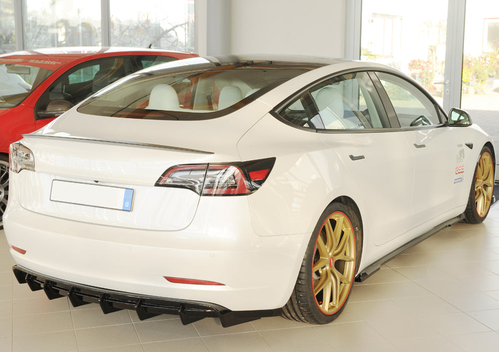 Tesla Model 3  (003) Rieger Seitenschwelleransatz rechts, für orig. Seitenschweller, ABS, schwarz glänzend, 
inkl. Montage...