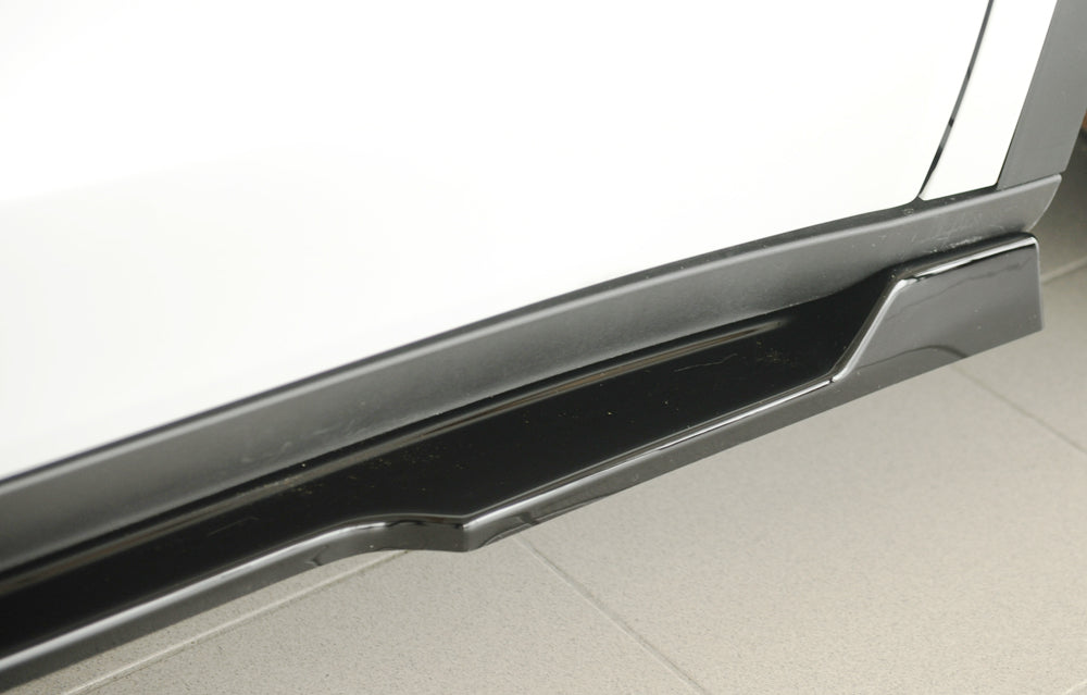 Tesla Model Y  (003) Rieger Seitenschwelleransatz rechts, für orig. Seitenschweller, ABS, schwarz glänzend, 
inkl. Montage...