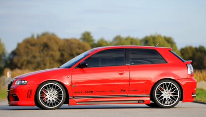 Audi A3 (8L) Rieger Seitenschweller    links, mit Schacht, mit Ausschnitt, ABS, Carbon-Look, 
inkl. Alugitter, Montagezubehör, ABE