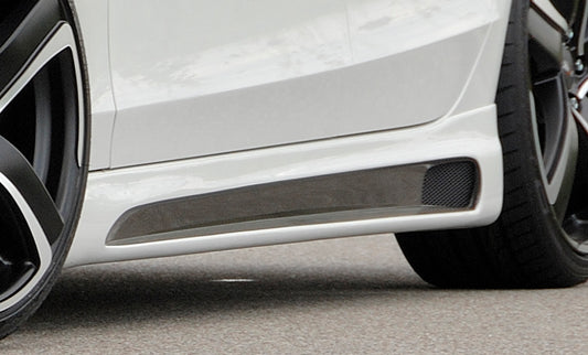 Audi A4 (B8/B81) Rieger Seitenschweller  links, mit Schacht, mit Ausschnitt, ABS, Carbon-Look, für Fzg. mit S-Line Exterieur und ohne S-Line Exterieur, 
inkl. Montagezubehör, Alugitter, Gutachten