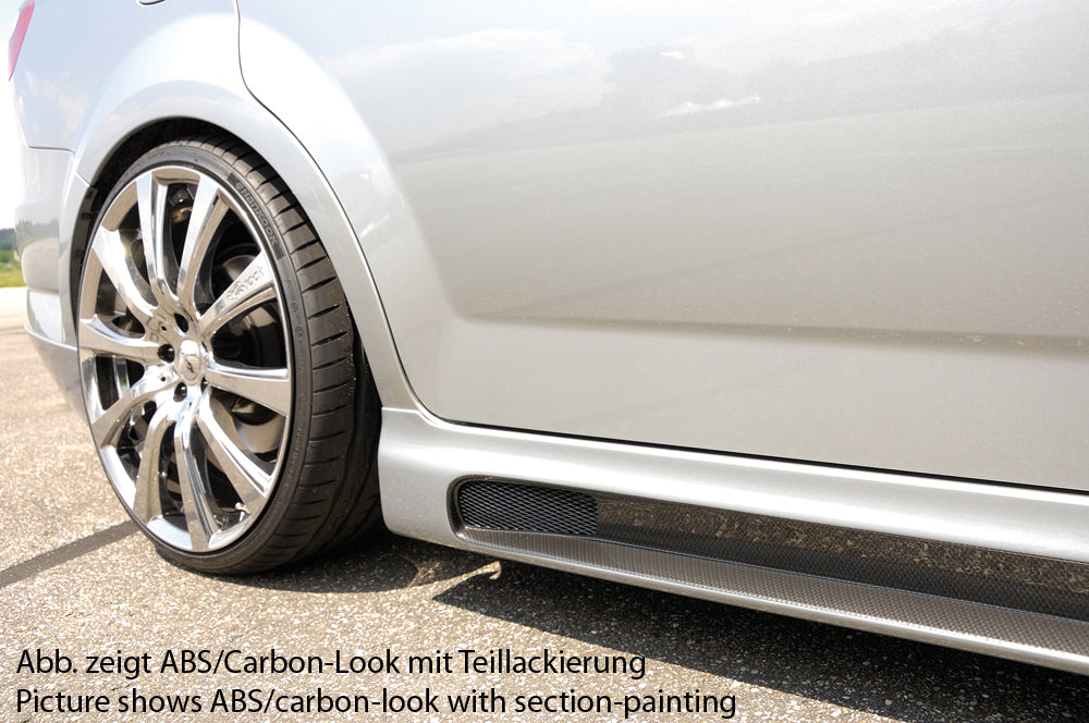 Ford Mondeo (BA7) Rieger Seitenschweller SG-Design  rechts, mit Ausschnitt, mit Schacht, ABS, Carbon-Look, 
inkl. Montagezubehör, Alugitter, Gutachten