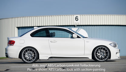 BMW 1er E81  (187/1K2/1K4) Rieger Seitenschweller    links, mit Schacht, mit Ausschnitt, ABS, Carbon-Look, 
inkl. Montagezubehör, Alugitter, Gutachten