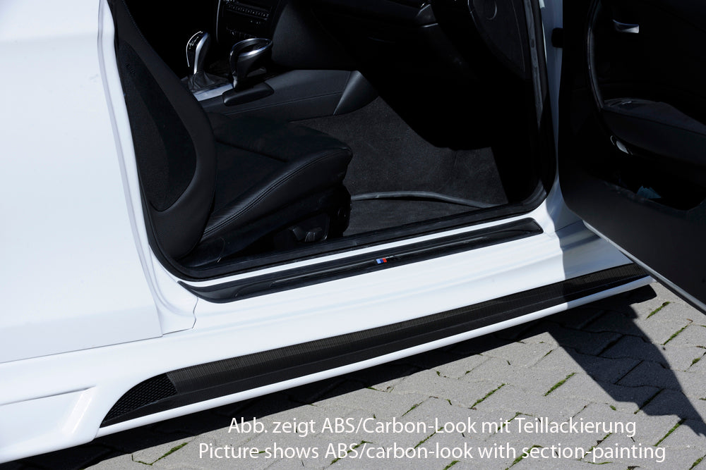 BMW 1er E81  (187/1K2/1K4) Rieger Seitenschweller    links, mit Schacht, mit Ausschnitt, ABS, Carbon-Look, 
inkl. Montagezubehör, Alugitter, Gutachten