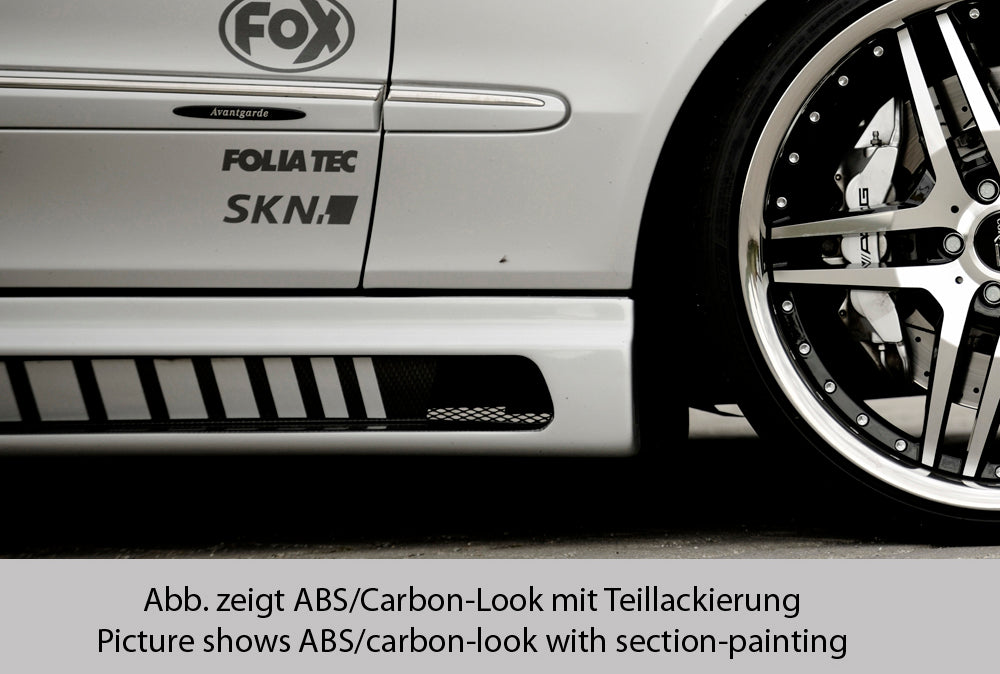 Mercedes CLK (W209) Rieger Seitenschweller  links, mit Schacht und 2 Ausschnitten, Carbon-Look, ABS, 
inkl. Alugitter, Montagezubehör, Gutachten