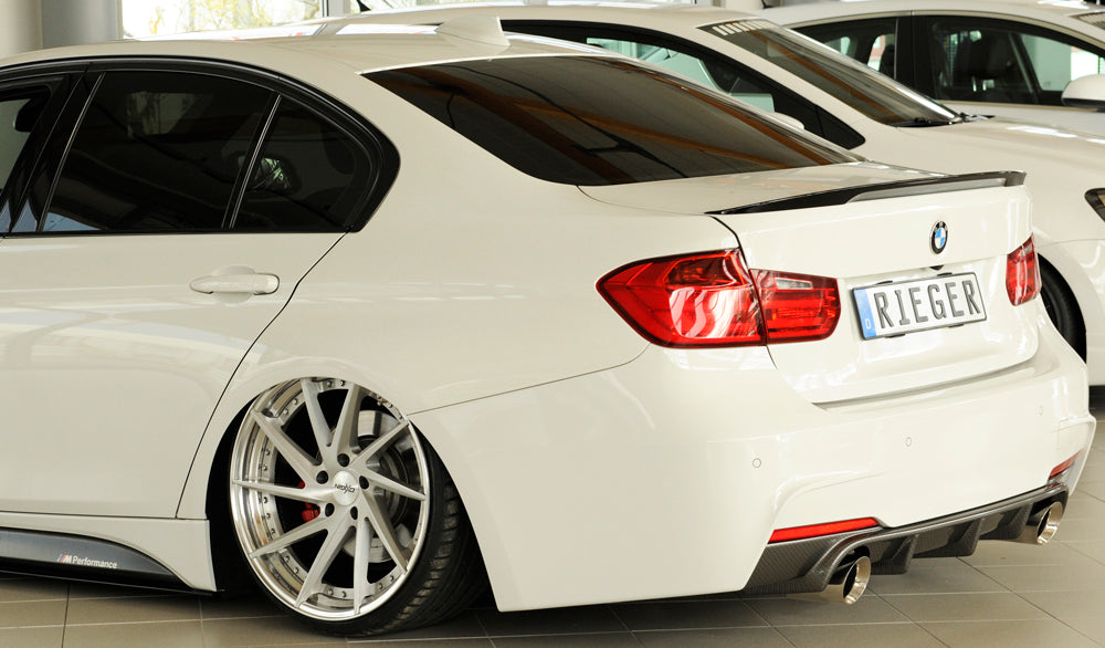 BMW 3er F30  (3L) Rieger Heckeinsatz nur für M-Paket-Heckschürze für orig. Endrohr li. u. re. (335i/340i Look), ABS, Carbon-Look, für Fzg. mit M-Technik, 
inkl. Montagezubehör, Gutachten