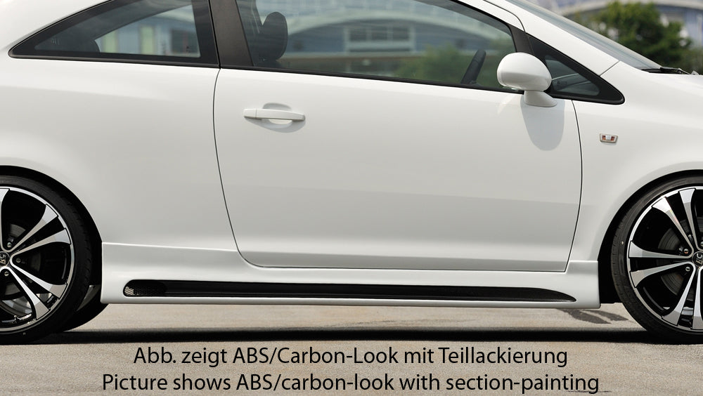 Opel Corsa D Rieger Seitenschweller  rechts, mit Schacht, mit Ausschnitt, ABS, Carbon-Look, 
inkl. Montagezubehör, Alugitter