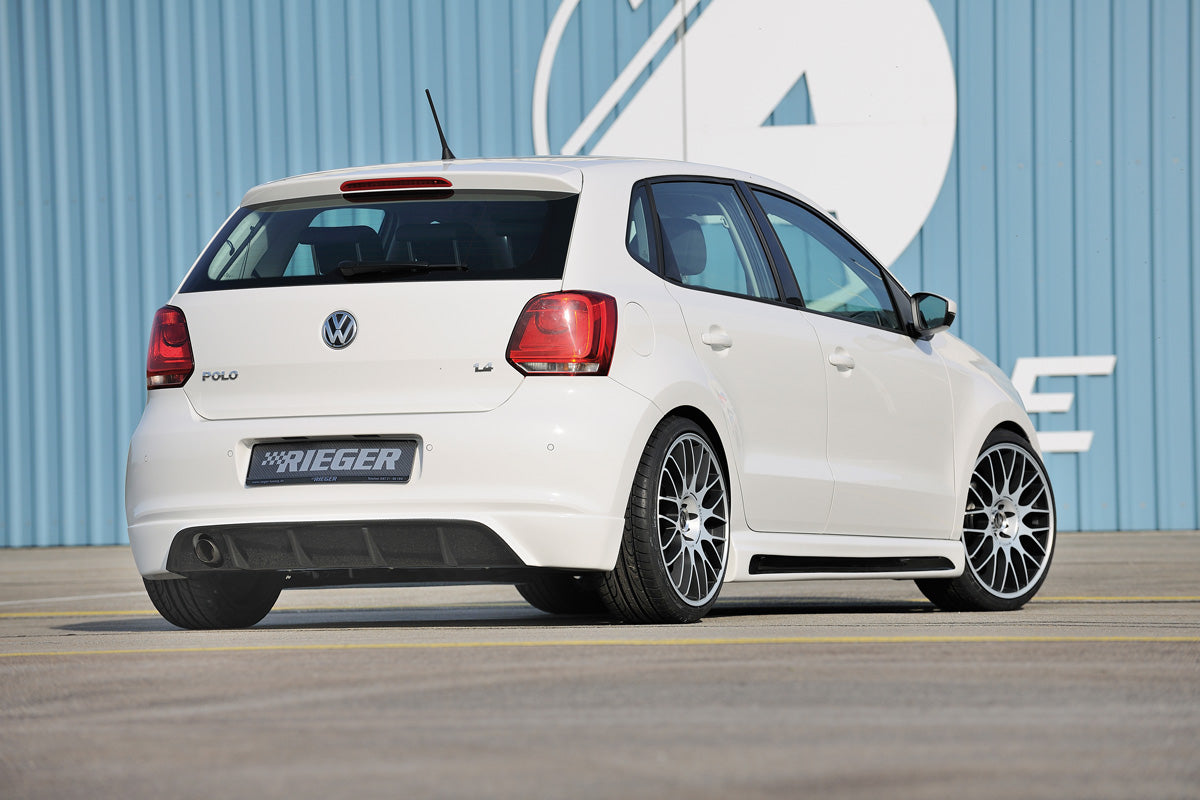 VW Polo 6 (6R) Rieger Seitenschweller  rechts, mit Schacht, mit Ausschnitt, ABS, Carbon-Look, 
inkl. Alugitter, Montagezubehör