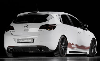 Opel Astra J Fox ESD quer Ausgang L/R 1x140x90mm Typ 32 Opel Astra J, nur Turbo-Modelle,  1.6l 132 kW links, rechts, oval, mit Prägung, eingerollt, 1x140x90mm, für RIEGER-Heckeinsatz, Edelstahl, 
inkl. Montagezubehör, Gutachten