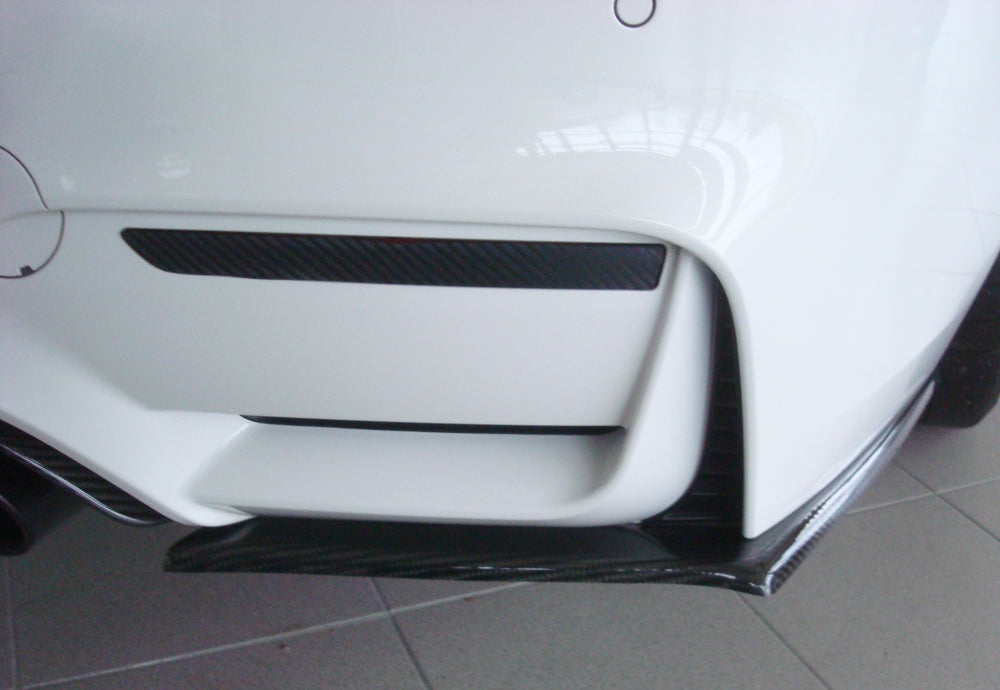 BMW 3er F80 M3 (M3) Carbon Heckschürzenansatz rechts BMW M4 F82/83 u. M3 F80, für orig. Heckschürze rechts, für orig. Heckschürze, Carbon, 
inkl. Montagezubehör, Gutachten