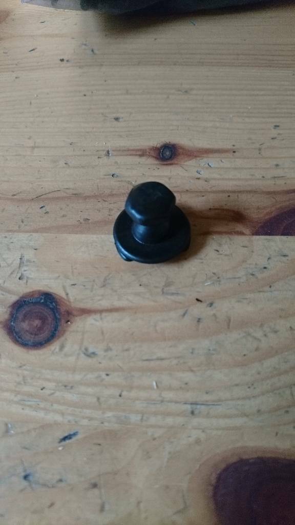 Kadett E Clip Oberteil Rückwand innen neu original GM