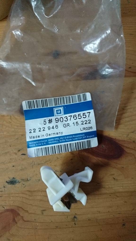 Omega Senator B Clip Befestigung Abdeckung Teppichboden neu GM