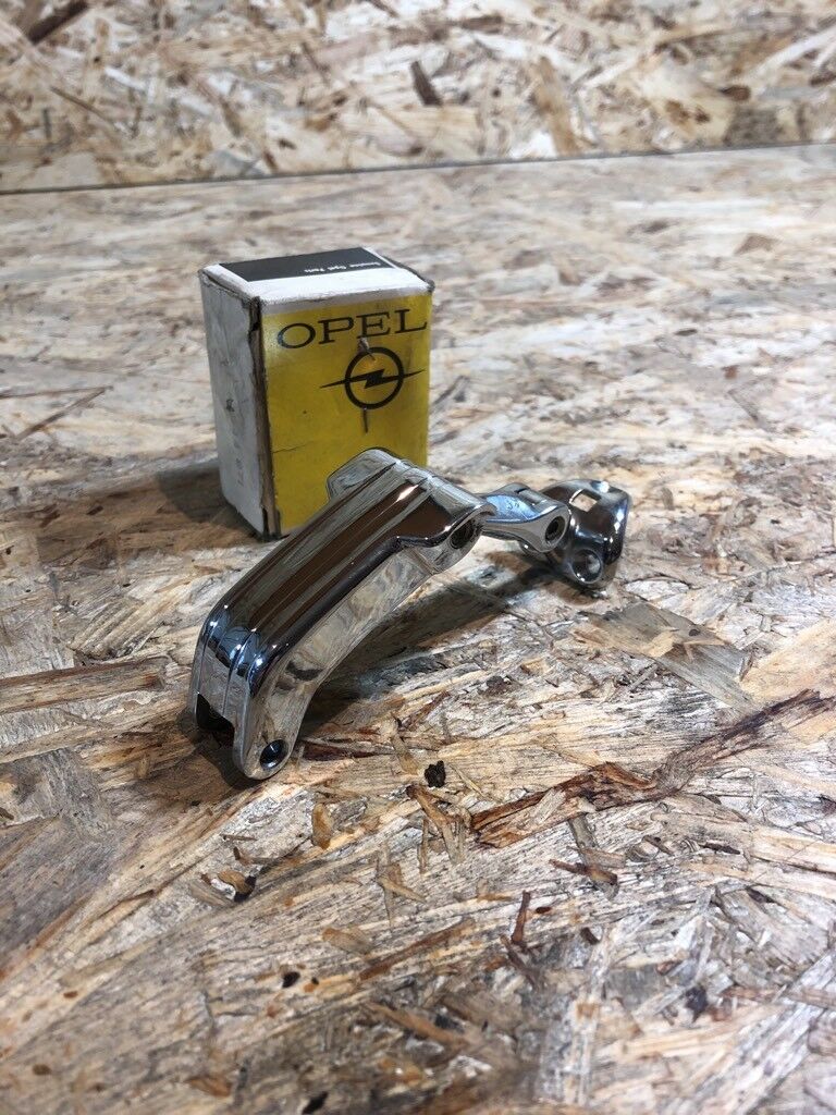 Opel Kadett B Caravan Schanier Ausstellfenster hinten neu original GM