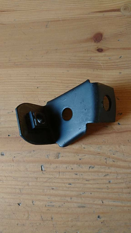 Kadett B Stoßstange Halter hinten außen links neu original GM