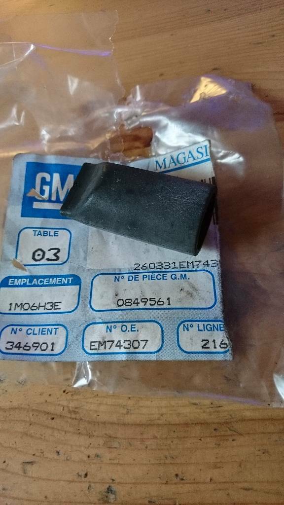 Kadett E Tülle Wasserablauf Saugrohr neu original GM