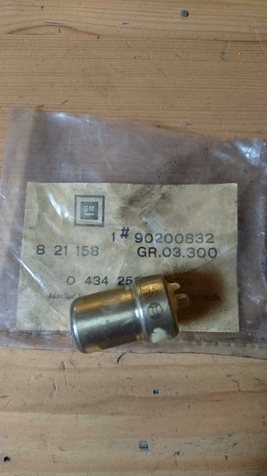 Senator A Einspritzdüse neu original GM