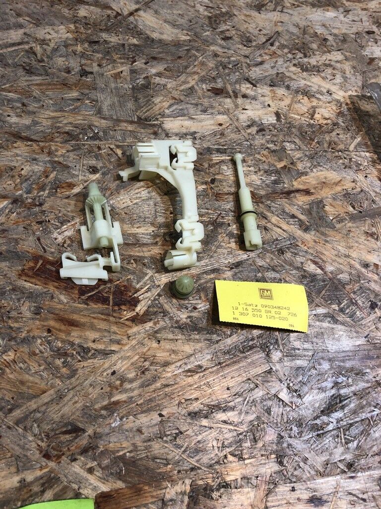 Opel Vectra A Befestigung / Anbauteile Scheinwerfer links NEU