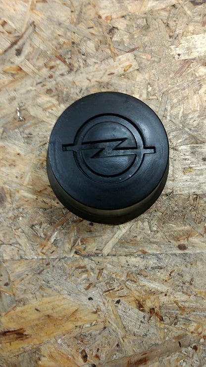 Original GM Opel Radkappe Kadett Manta Rekord Commodore Neu