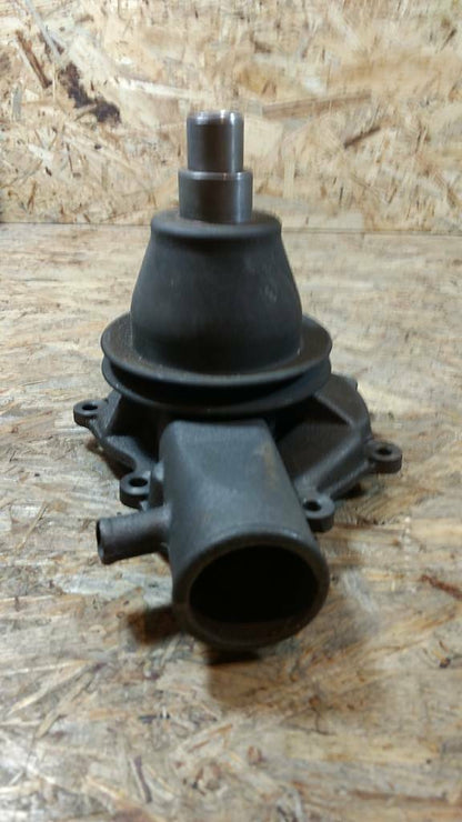 Original GM Opel Rekord E Wasserpumpe NEU
