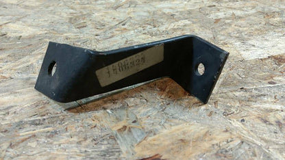 Original GM Opel Rekord Halter Stoßstange hinten links Mitte NEU