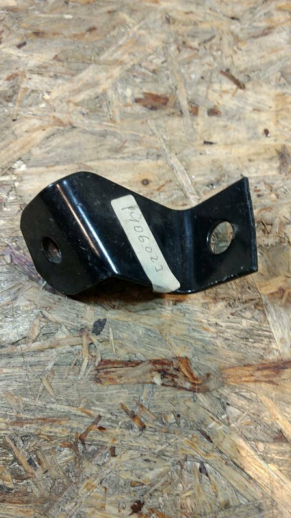 Original GM Opel Rekord D Stoßstangenhalter vorne links NEU