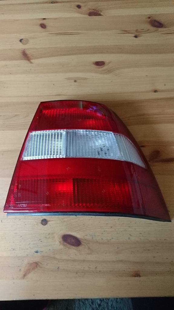 Vectra B Rückleuchte rechts neu original GM