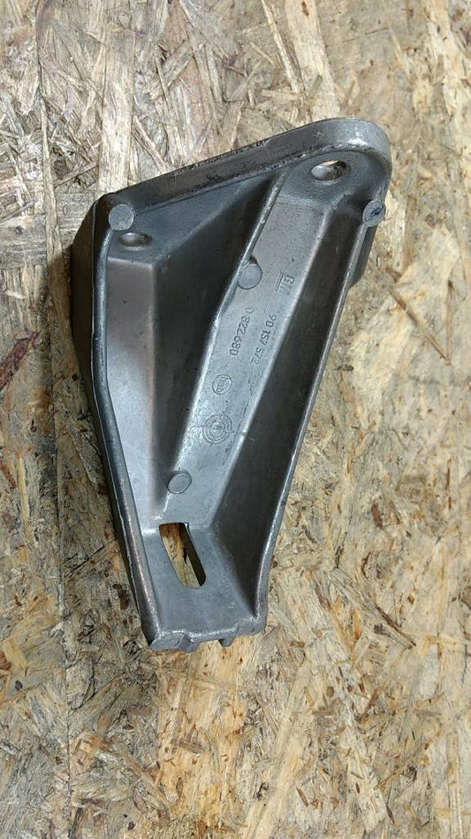 Original GM Opel Monza Senator A Motoraufhängung Halter NEU