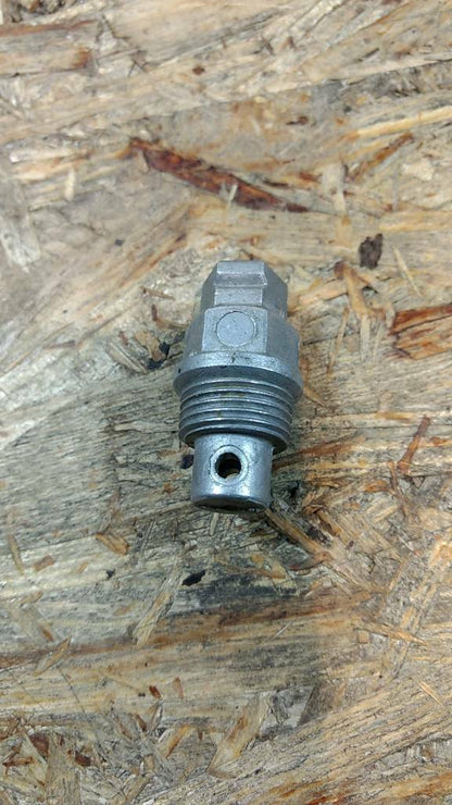 Original GM Opel Calibra Kadett E Verschlussschraube NEU