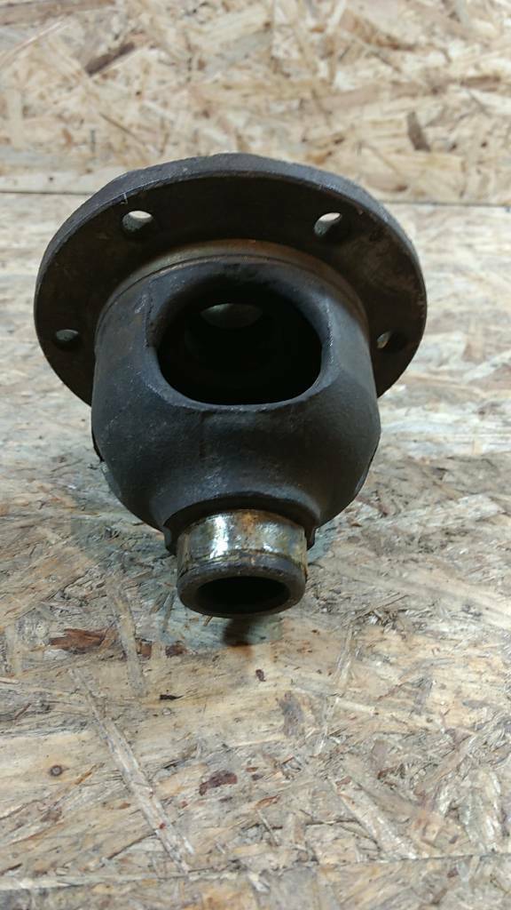 Original GM Opel Opel GT Rekord Differential Käfig Aufnahme NEU