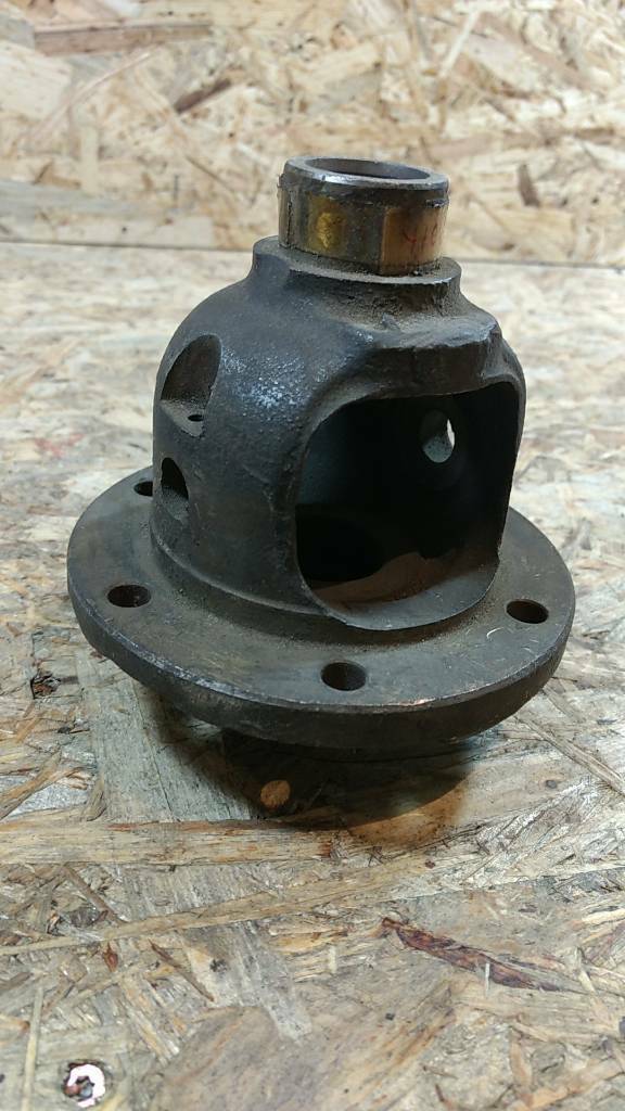 Original GM Opel Opel GT Rekord Differential Käfig Aufnahme NEU